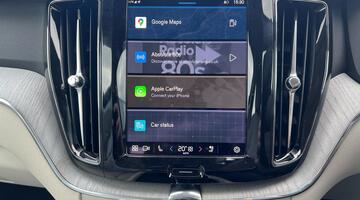 2025 Volvo 2.0 B5 MHEV Plus Auto Euro 6 5-door (Black) - Image: 65