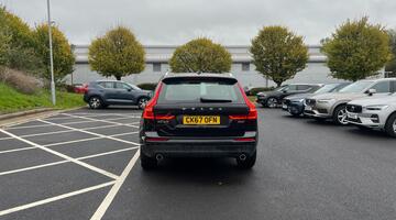 2017 Volvo 2.0 D4 Momentum Auto Euro 6 5-door (Black) - Image: 10