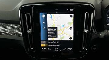 2021 Volvo T3 R-Design Auto Euro 6 5-door (Black) - Image: 10