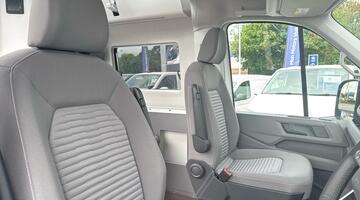 2025 Volkswagen 2.0 TDI 600 Auto Euro 6 4-door (Beige) - Image: 35