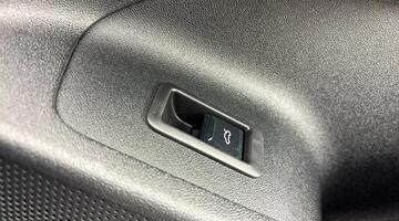 2025 Audi 100kWh Performance Launch Edition Auto 5-door (Blue) - Image: 19