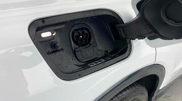 2025 Audi 45 S line Auto 5-door 82kWh (White) - Image: 29