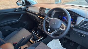 2025 Volkswagen 1.0 TSI Match Euro 6 5-door (Grey) - Image: 6