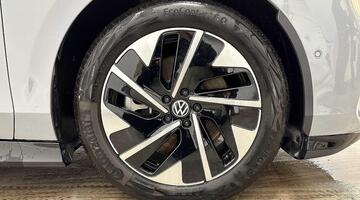 2025 Volkswagen Pro S 86kWh Match Plus Tourer Auto 5-door (Grey) - Image: 5