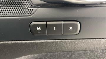 2023 Volvo 2.0 B3 MHEV Plus DCT Auto Euro 6 5-door (Black) - Image: 20