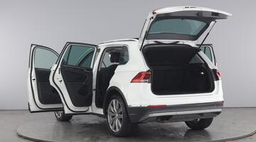 2018 Volkswagen 2.0 TSI SEL DSG 4Motion Euro 6 5-door (White) - Image: 11