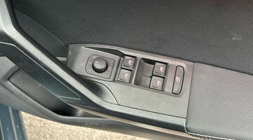 2025 SEAT 1.0 TSI XCELLENCE Lux DSG Euro 6 5-door (Blue) - Image: 17