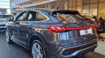 2025 Audi 2.0 TDI S line Sportback S Tronic quattro Euro 6 5-door (Grey) - Image: 3