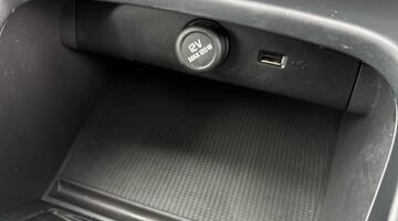 2021 Volvo T2 Momentum Core Euro 6 5-door (White) - Image: 20