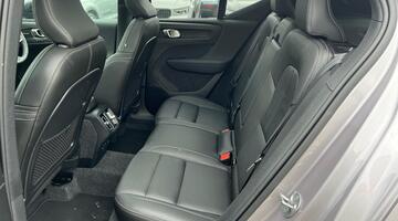 2025 Volvo 2.0 B4 MHEV Ultra Dark DCT Auto Euro 6 5-door (Silver) - Image: 9