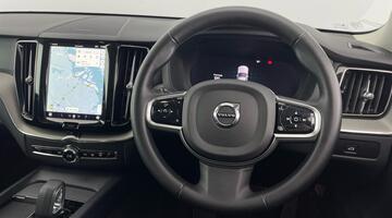 2024 Volvo 2.0 B5 MHEV Plus Auto Euro 6 5-door (Black) - Image: 10