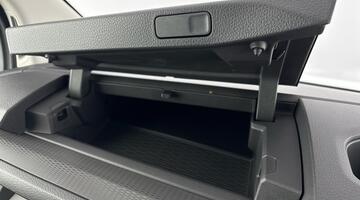 2025 Volkswagen 2.0 TDI T28 Commerce Plus FWD SWB Euro 6 5-door (White) - Image: 17