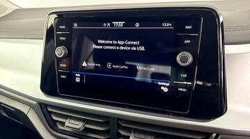 2023 Volkswagen 1.0 TSI Life Euro 6 5-door (Black) - Image: 16