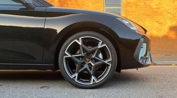 2025 CUPRA ETSI V2 DSG Euro 6 5-door (Black) - Image: 5