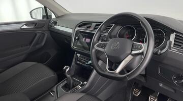 2022 Volkswagen TSI Active Euro 6 5-door (White) - Image: 6