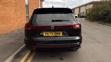 2025 Volkswagen 3.0 TDI V6 Black Edition Tiptronic 4Motion Euro 6 5-door (Black) - Image: 15