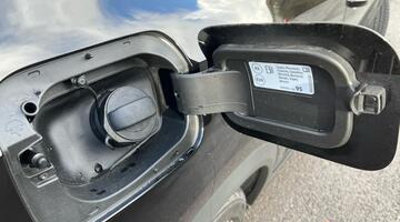 2025 Volkswagen TSI R-Line DSG 2WD Euro 6 2-door (Black) - Image: 12