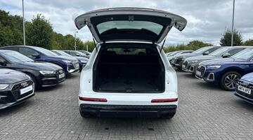 2025 Audi 4.0 TFSI V8 Black Edition Tiptronic quattro Euro 6 5-door (White) - Image: 20