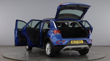 2022 Volkswagen 1.0 TSI Life Euro 6 5-door (Blue) - Image: 11