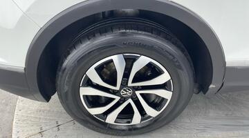 2022 Volkswagen TSI Active Euro 6 5-door (White) - Image: 28