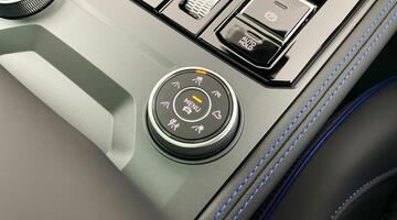 2025 Volkswagen 3.0 V6 TSI eHybrid 14.3kWh R Tiptronic 4Motion Euro 6 5-door (Grey) - Image: 28