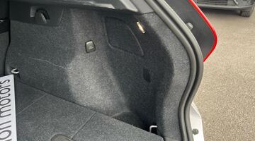 2025 Volvo 2.0 B4 MHEV Ultra Dark DCT Auto Euro 6 5-door (Silver) - Image: 19