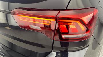 2025 Volkswagen TSI R-Line DSG 2WD Euro 6 2-door (Black) - Image: 29