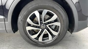 2022 Volkswagen TSI Active Euro 6 5-door (Black) - Image: 5