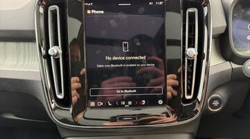 2024 Volvo 2.0 B4 MHEV Ultra Bright DCT Auto Euro 6 5-door (Silver) - Image: 57