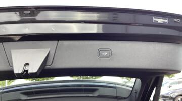 2025 Volvo Twin Performance 69kWh Plus Auto 5-door (Black) - Image: 27