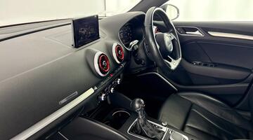 2017 Audi 2.0 TFSI Black Edition Sportback S Tronic Euro 6 5-door (Red) - Image: 2