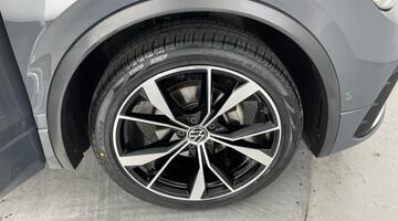 2022 Volkswagen TSI R-Line DSG Euro 6 5-door (Grey) - Image: 5