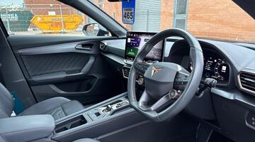 2025 CUPRA 2.0 TSI VZDSG 4-doorive Euro 6 5dr (Black) - Image: 6