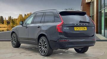 2025 Volvo 2.0 T8 18.8kWh Ultra Dark Auto 4WD Euro 6 5-door (Black) - Image: 5