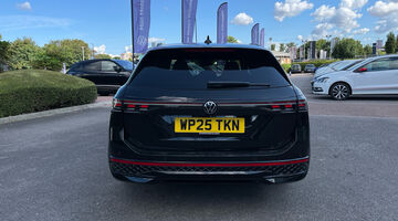 2025 Volkswagen ETSI MHEV R-Line DSG Euro 6 5-door (Black) - Image: 10