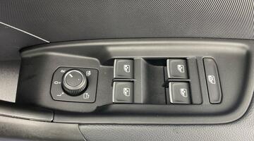 2025 Audi 1.0 TFSI 30 S line Sportback S Tronic Euro 6 5-door (Blue) - Image: 19