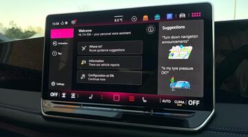 2025 Volkswagen ETSI MHEV R-Line DSG Euro 6 5-door (Blue) - Image: 55