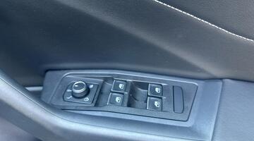 2025 Volkswagen TSI R-Line DSG 2WD Euro 6 2-door (Black) - Image: 11