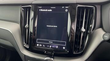 2024 Volvo 2.0 B5 MHEV Plus Auto Euro 6 5-door (Black) - Image: 29