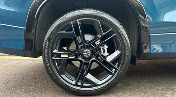 2025 Volkswagen TSI eHybrid 19.7kWh R-Line Edition DSG Euro 6 5-door (Blue) - Image: 5