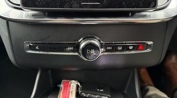 2025 Volvo 2.0 T8 18.8kWh Ultra Dark Auto 4WD Euro 6 5-door (Black) - Image: 70