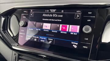 2023 Volkswagen 1.0 TSI Black Edition Euro 6 5-door (White) - Image: 13