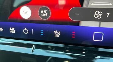 2025 Volkswagen Pro 77kWh Match Plus Fastback Auto 5-door (Black) - Image: 22