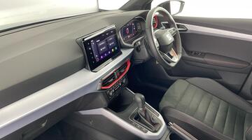 2025 SEAT 1.0 TSI FR Sport DSG Euro 6 5-door (Blue) - Image: 2