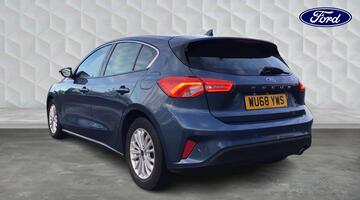 2018 Ford 1.0T EcoBoost Titanium Euro 6 5-door (Blue) - Image: 3