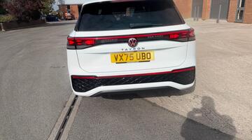 2025 Volkswagen TSI eHybrid 19.7kWh R-Line Edition DSG Euro 6 5-door (White) - Image: 18