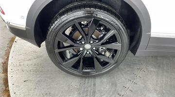 2025 Volkswagen 1.0 TSI Style Euro 6 5-door (Multicolour) - Image: 16