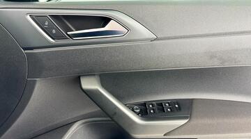 2025 Volkswagen 1.0 TSI R-Line DSG Euro 6 5-door (Grey) - Image: 20