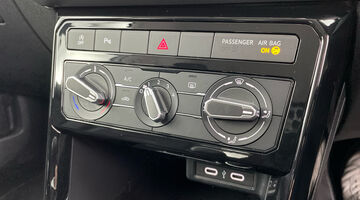 2023 Volkswagen 1.0 TSI Black Edition Euro 6 5-door (White) - Image: 7