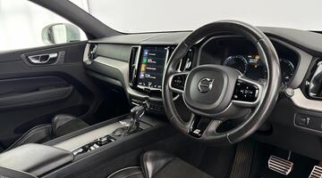2019 Volvo 2.0 D4 R-Design Auto Euro 6 5-door (Black) - Image: 6